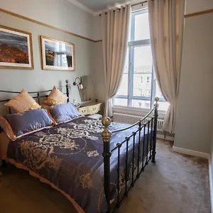 Apartment 1 Bedroom Apartment, Edinburgh