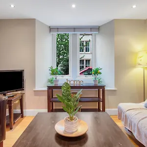 Apartment Stylish & Modern 2 Bedroom Ground Floor Close To Centre In Stunning Converted Church - Near Haymarket Train Station - Sleeps Up To 5 Guests, Edinburgh